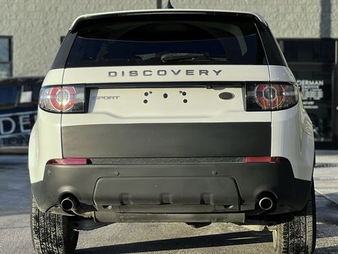 Used 2019 Land Rover Discovery Sport SE image 6