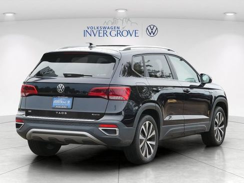 Certified 2023 Volkswagen Taos SE w/ Panoramic Sunroof Package AWD/4WD image 7