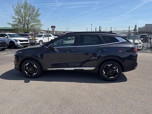 New 2026 Kia Sportage EX FWD image 4