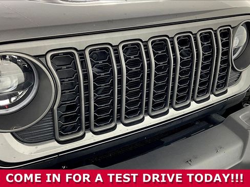 Used 2024 Jeep Wrangler Unlimited Rubicon image 32