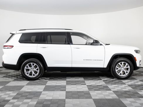 Used 2022 Jeep Grand Cherokee L Limited image 9