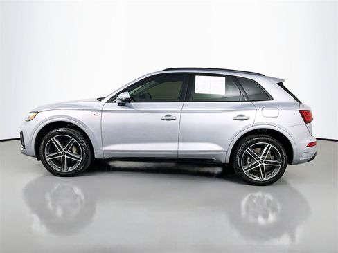 Used 2023 Audi Q5 e Premium Plus w/ Premium Plus Package image 4