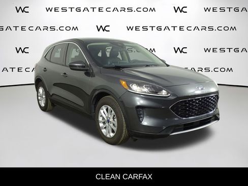 Used 2020 Ford Escape SE image 2