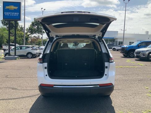 Used 2022 Jeep Grand Cherokee L Limited image 28