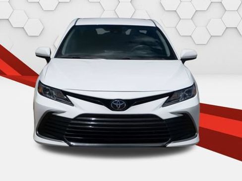 Used 2024 Toyota Camry LE FWD image 9