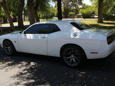 Used 2015 Dodge Challenger SRT w/ Technology Group image 53