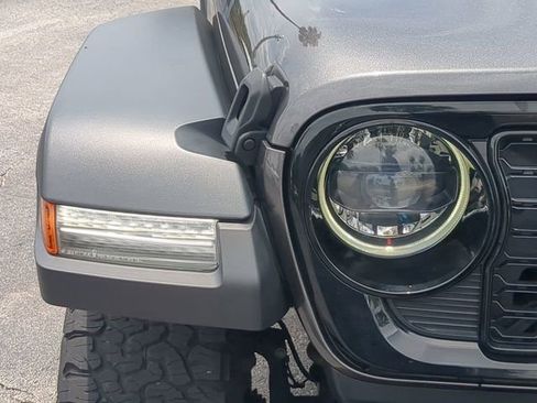 Used 2024 Jeep Wrangler Unlimited AWD/4WD image 10