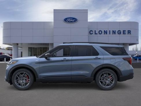 New 2026 Ford Explorer ST-Line w/ ST-Line Street Pack RWD image 3