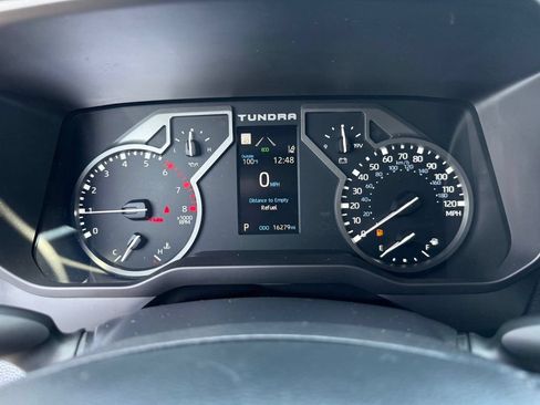 Used 2023 Toyota Tundra SR5 w/ SR5 Convenience Package AWD/4WD image 18