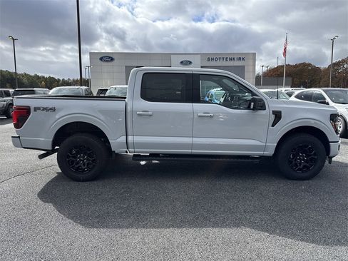 New 2025 Ford F150 XLT w/ Equipment Group 302A MID image 8