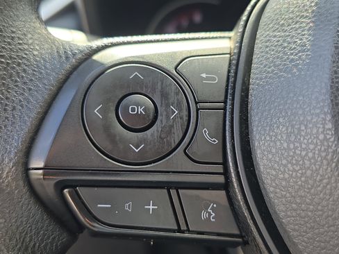 Used 2024 Toyota RAV4 XLE FWD image 31