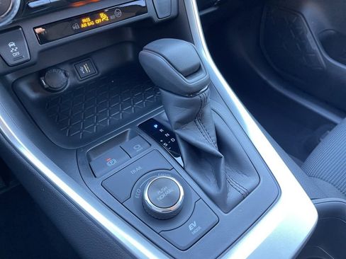 Used 2025 Toyota RAV4 LE image 13