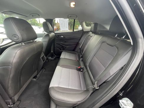 Used 2025 Chevrolet Trax LT image 21