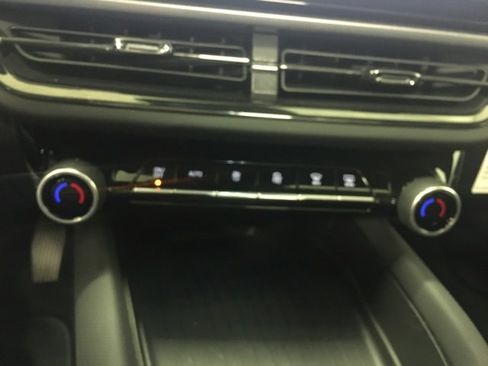 Used 2024 Chevrolet Equinox EV RS image 26