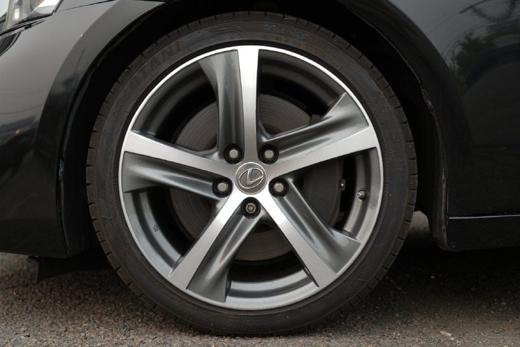 Used 2018 Lexus IS 300 AWD w/ Comfort Package image 13
