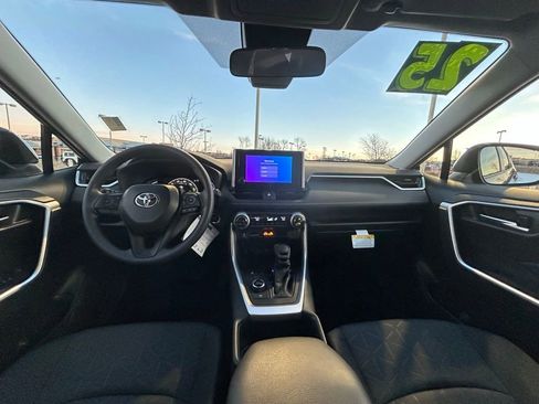 Used 2025 Toyota RAV4 XLE image 10