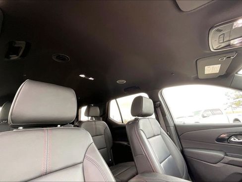 Used 2023 Chevrolet Traverse RS FWD image 28
