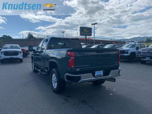 Used 2025 Chevrolet Silverado 3500 LTZ w/ LTZ Convenience Package AWD/4WD image 5