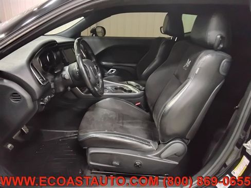 Used 2017 Dodge Challenger R/T Scat Pack RWD image 9