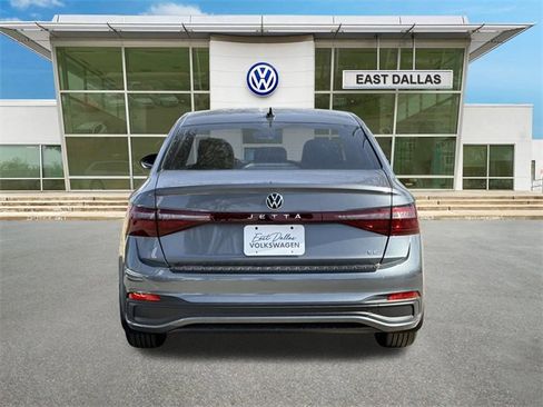 New 2026 Volkswagen Jetta SE image 5