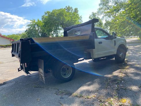 Used 2017 Ford F350 XL w/ Power Equipment Group AWD/4WD image 5