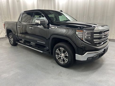 Used 2022 GMC Sierra 1500 SLT image 1