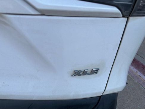 Used 2019 Toyota RAV4 XLE FWD image 7