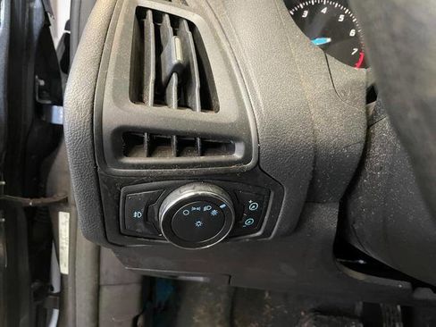 Used 2012 Ford Focus SE image 35