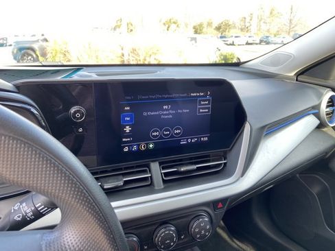 Used 2024 Chevrolet Trax LS w/ LS Convenience Package image 36