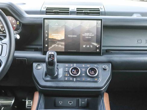 Used 2024 Land Rover Defender 110 X AWD/4WD image 13