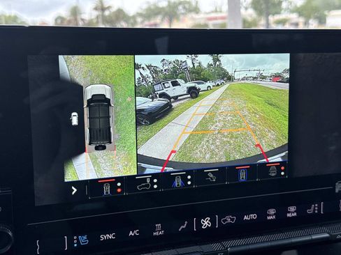 Used 2024 GMC Hummer EV 3X w/ LPO, Illumination Package AWD/4WD image 28