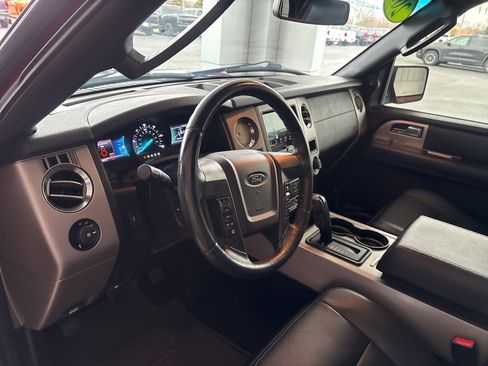 Used 2017 Ford Expedition XLT w/ Equipment Group 202A image 10