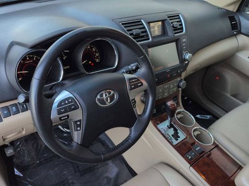 Used 2011 Toyota Highlander Limited image 10