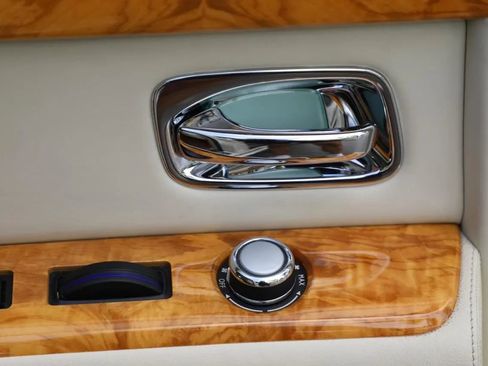 Used 2011 Rolls-Royce Phantom Sedan RWD image 97