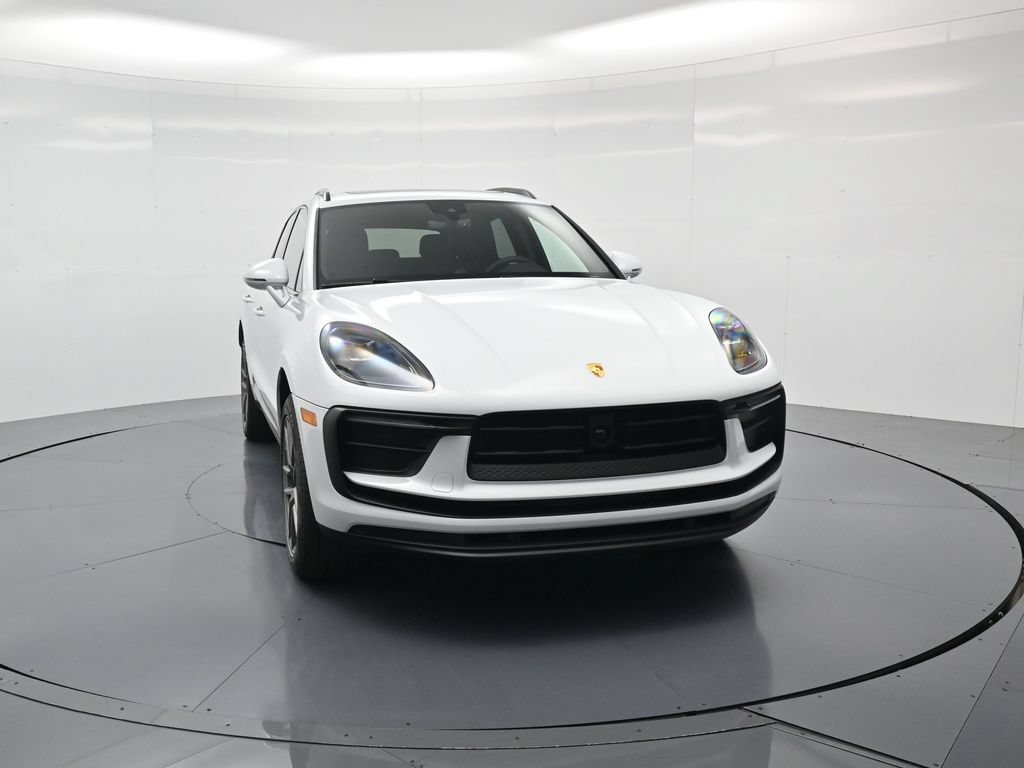 Certified 2026 Porsche Macan AWD/4WD image 33