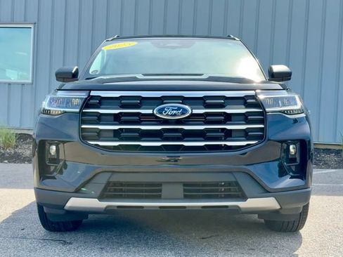 Used 2025 Ford Explorer Active w/ Active Comfort Package AWD/4WD image 3