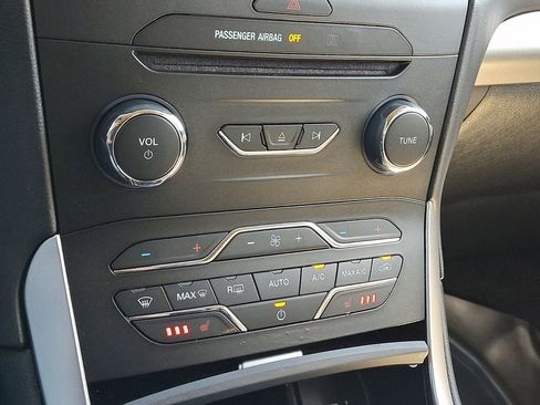 Used 2018 Ford Edge SEL w/ Equipment Group 201A AWD/4WD image 16