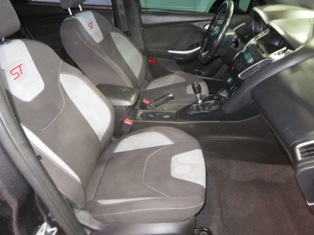 Used 2016 Ford Focus ST FWD image 32