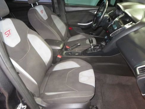 Used 2016 Ford Focus ST FWD image 32