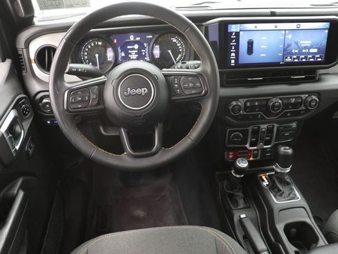 Used 2024 Jeep Wrangler Unlimited AWD/4WD image 13