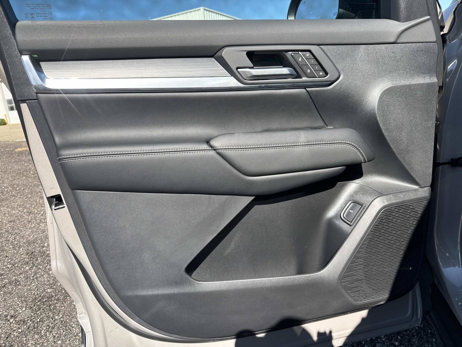 New 2027 GMC Terrain Elevation FWD image 18