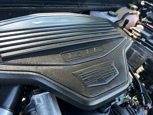 Used 2024 Cadillac XT6 Premium Luxury image 30