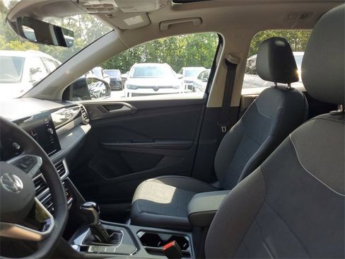 New 2025 Volkswagen Taos SE image 16