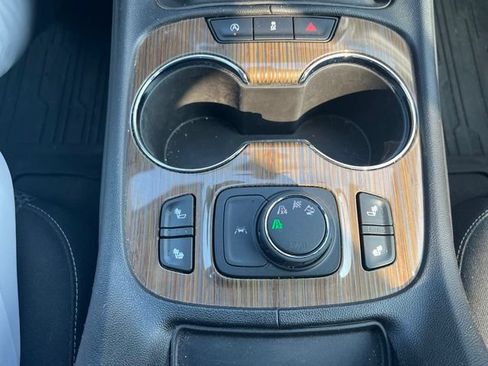 Used 2023 GMC Acadia SLE w/ Driver Convenience Package AWD/4WD image 15