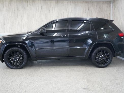 Used 2018 Jeep Grand Cherokee Altitude image 5