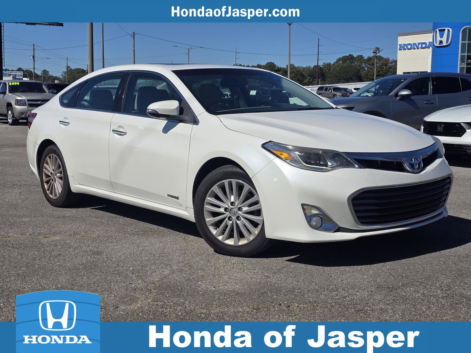 Used 2013 Toyota Avalon Limited FWD image 1