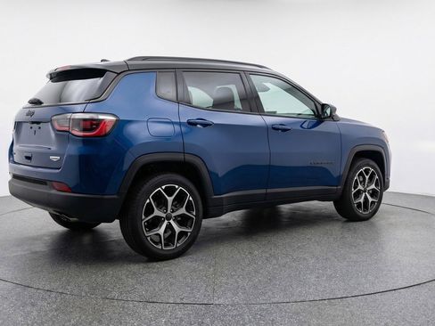 Used 2025 Jeep Compass Limited image 9