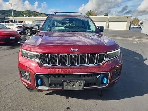 Used 2022 Jeep Grand Cherokee Overland w/ Advanced Protech Group III image 8
