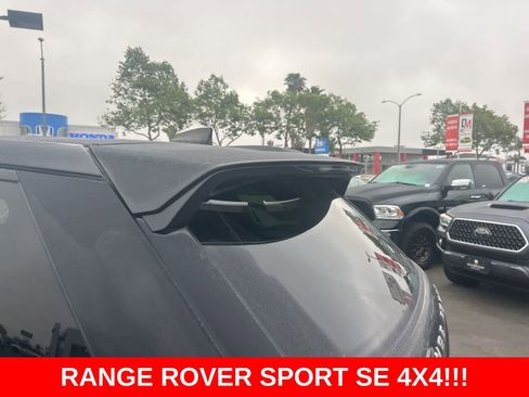 Used 2018 Land Rover Range Rover Sport SE image 17