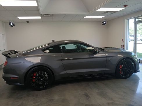 Used 2021 Ford Mustang Shelby GT500 w/ Technology Package RWD image 8